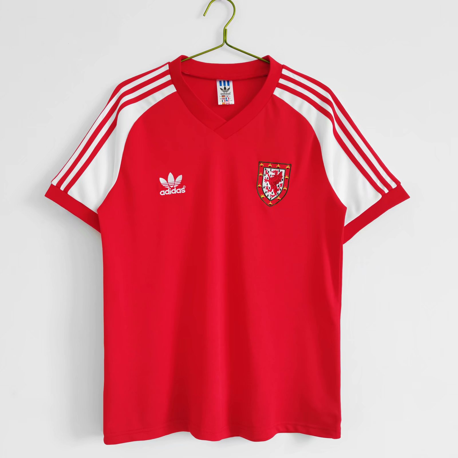 1982 Wales home Retro