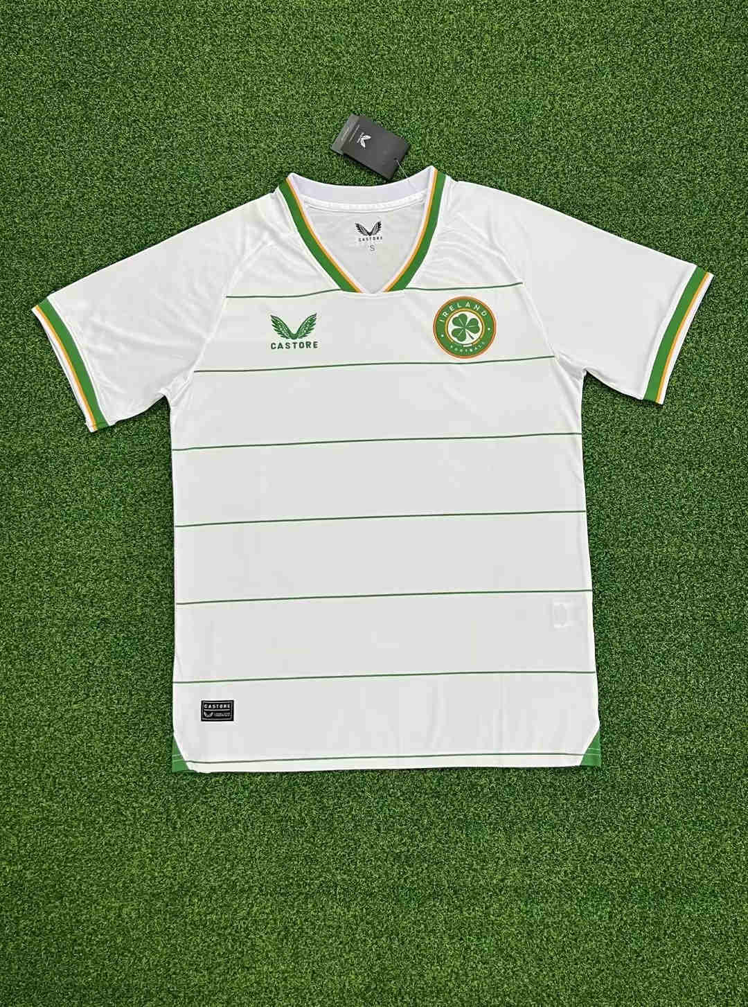 2023-2024 Ireland away 