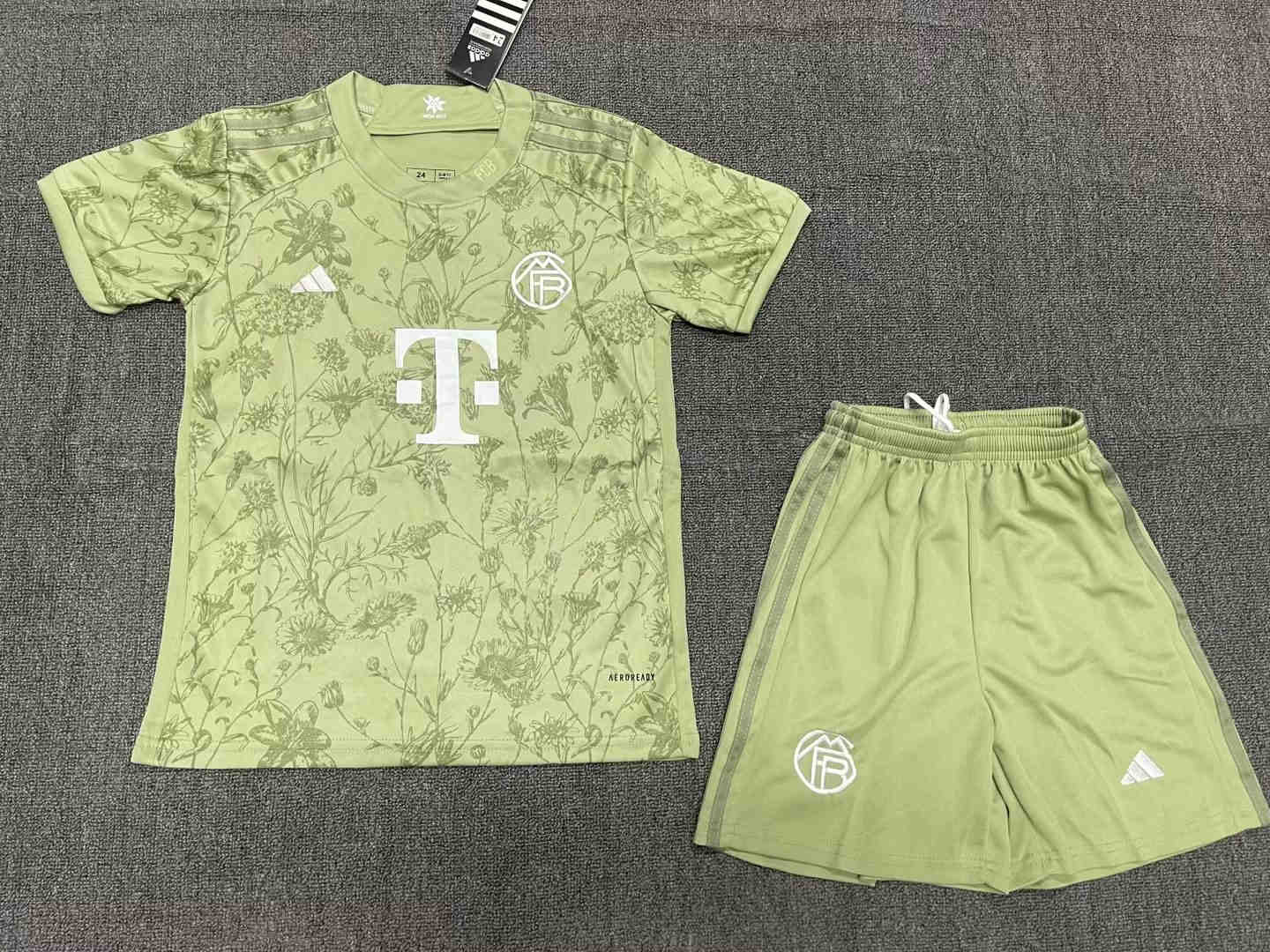 2023-2024 BAYERN MUNICH KIDS kit 