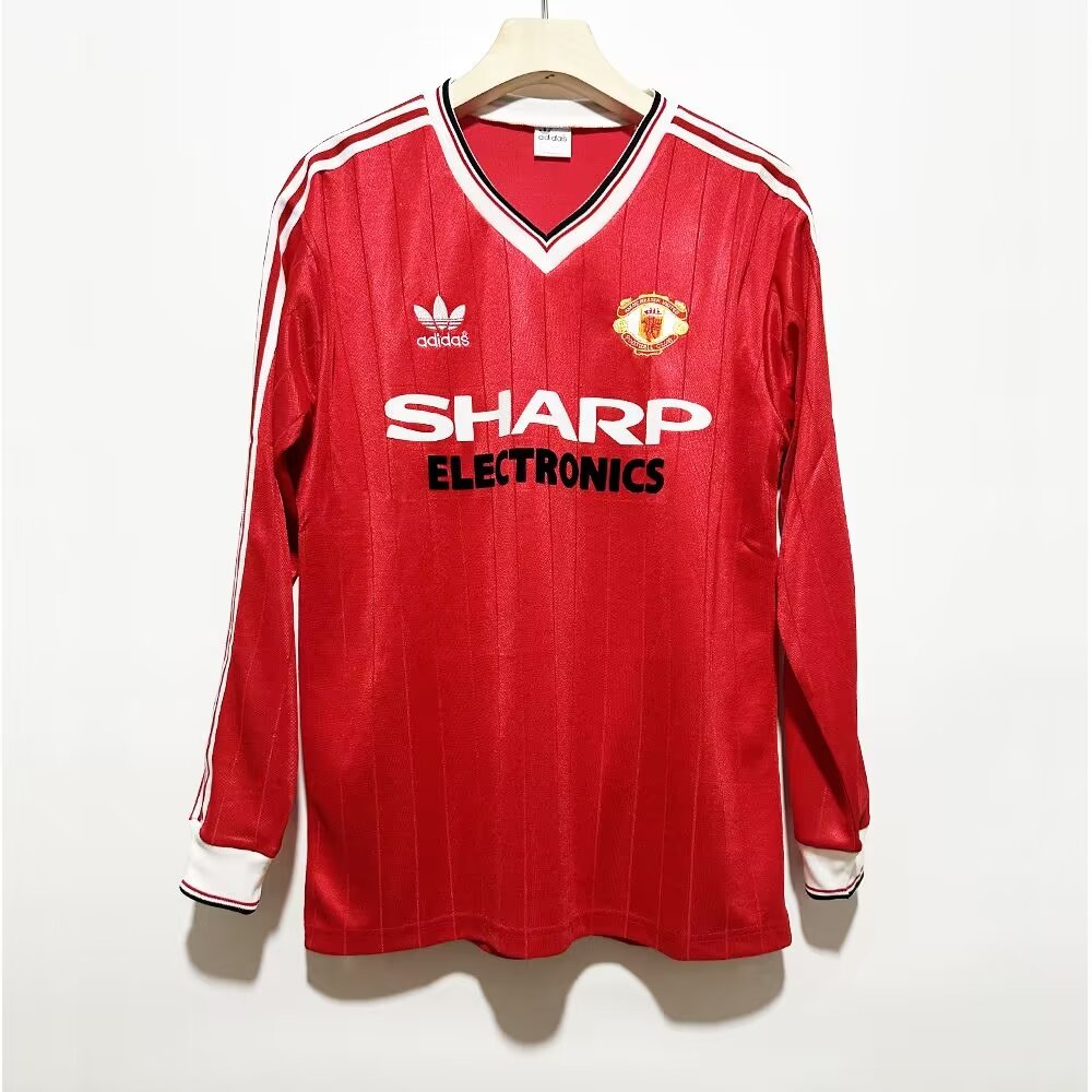 1982-1983 Manchester United away long