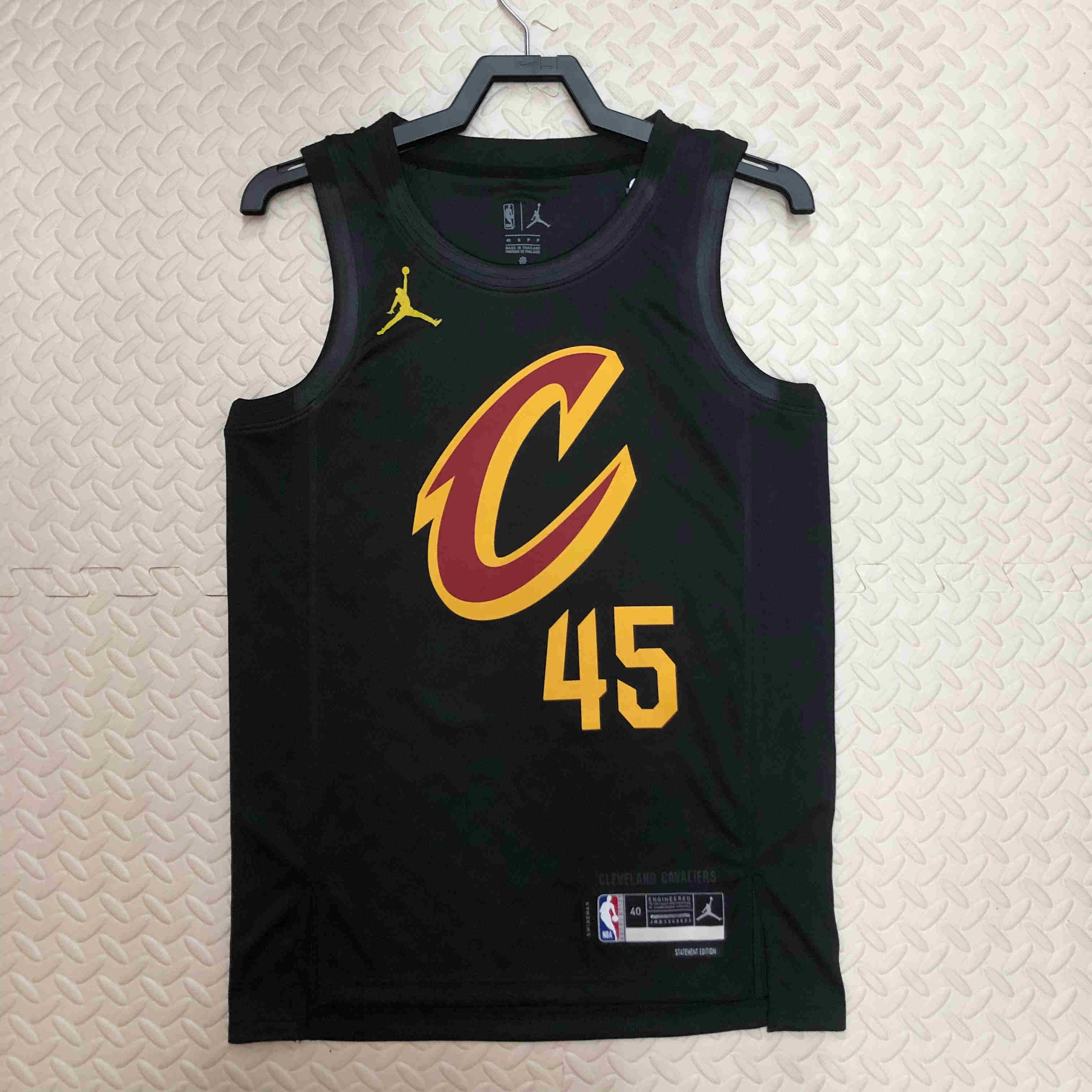 Cleveland Cavaliers  NBA Jersey Mitchell 45