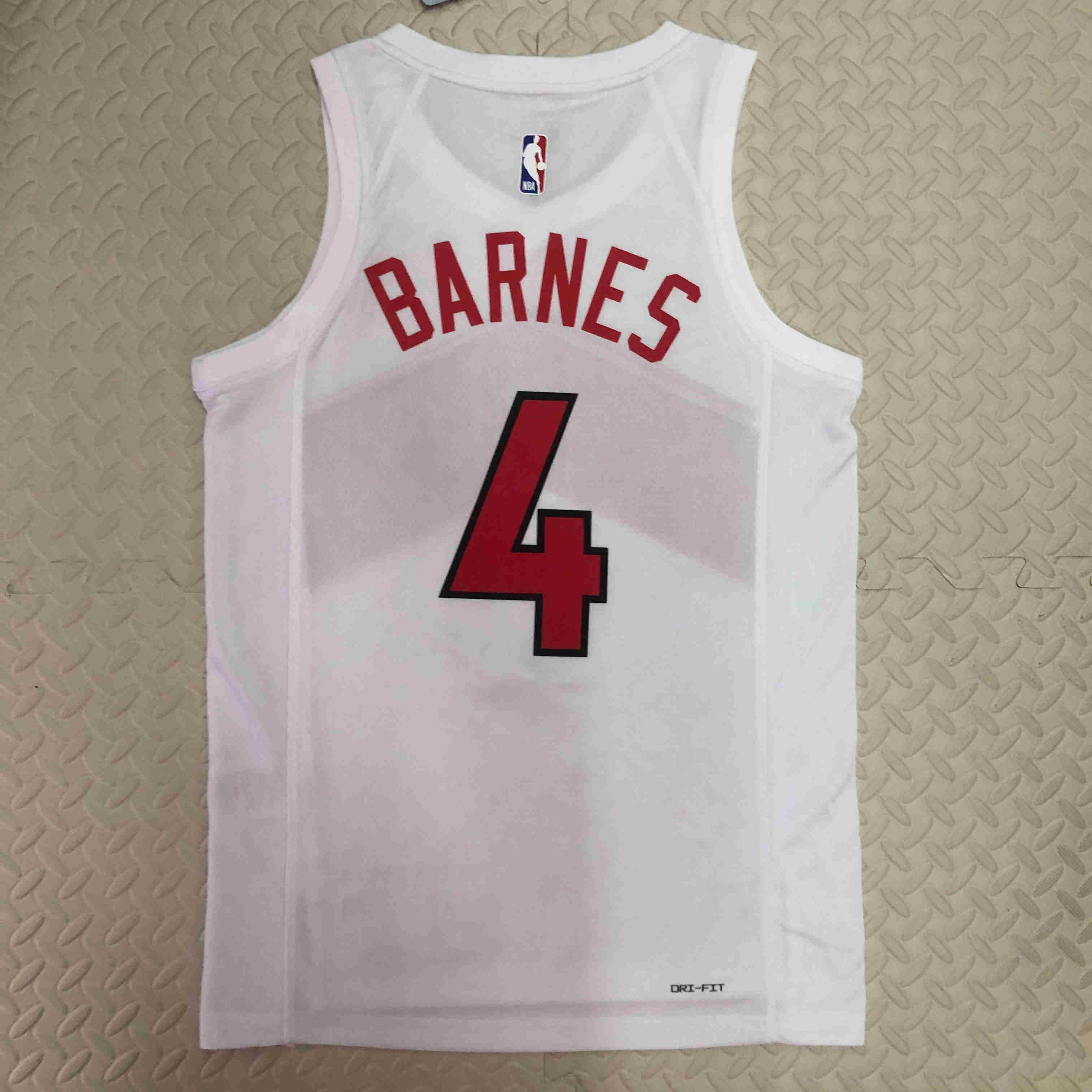 Toronto Raptors NBA Jersey Barnes 4