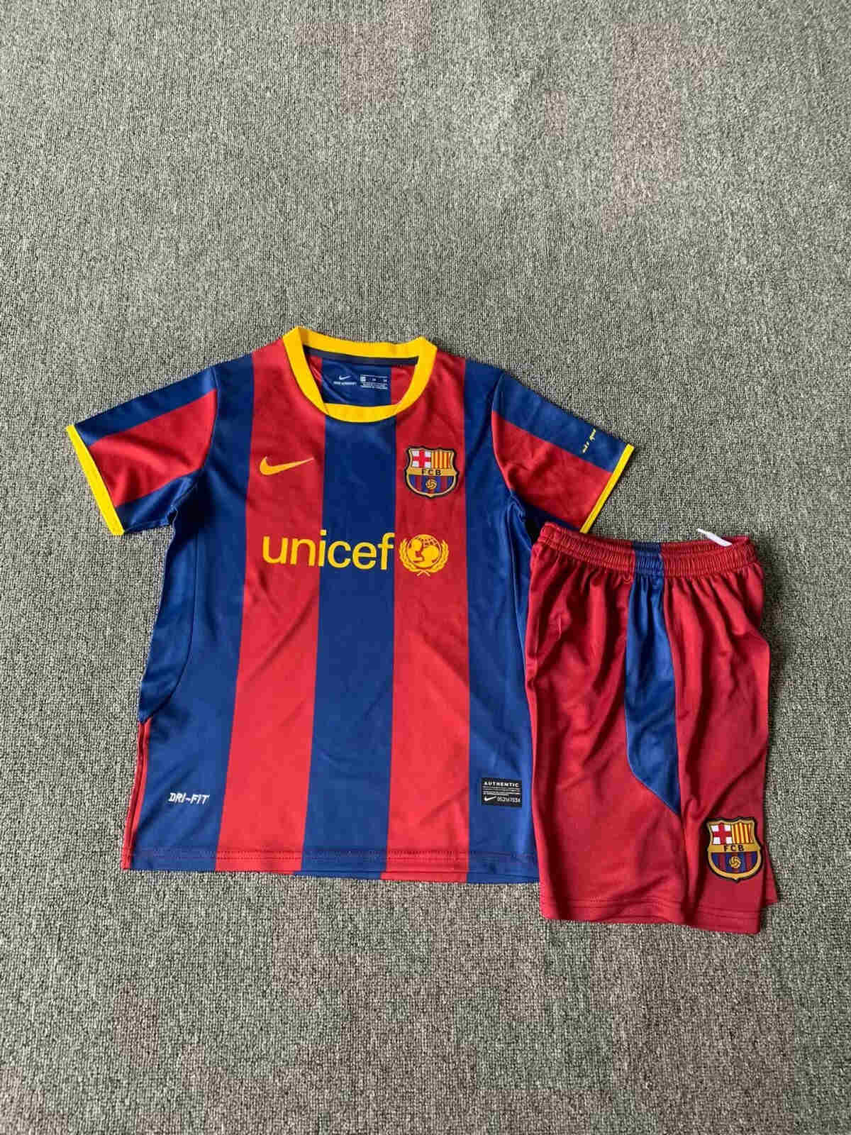 2010-2011  FC Barcelona home  kids kit  soccer jersey