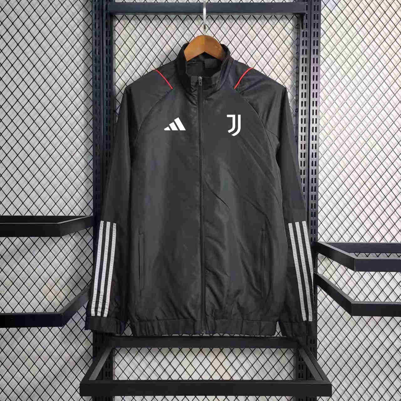  Juventus windbreak
