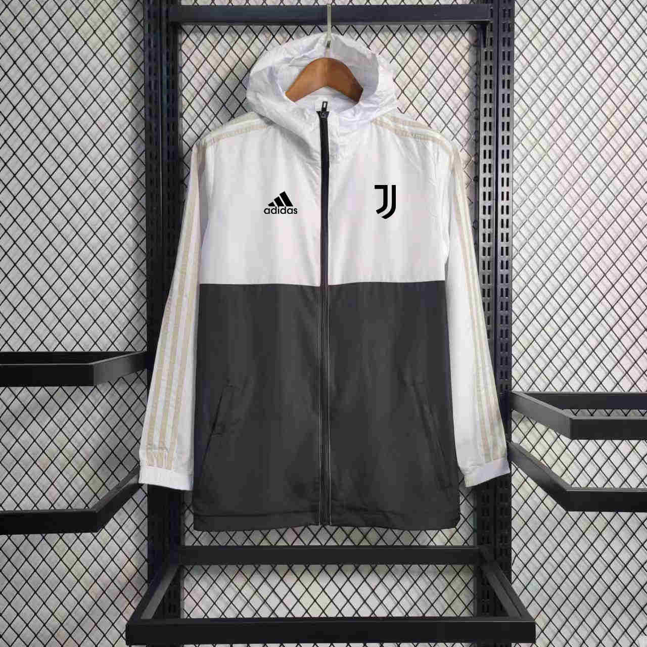  Juventus windbreak