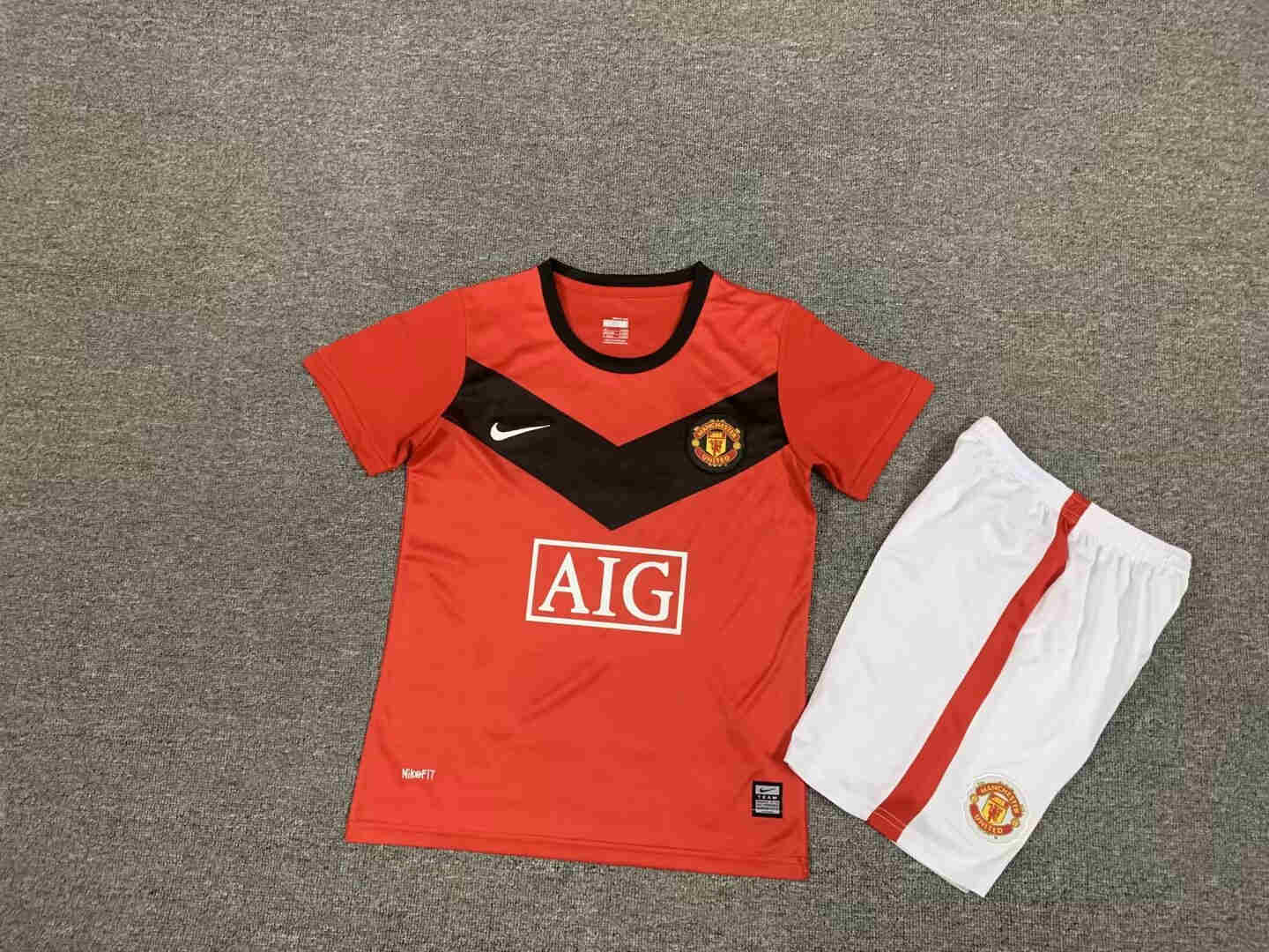 2009-2010 MANCHESTER UNITED   KIDS kit 