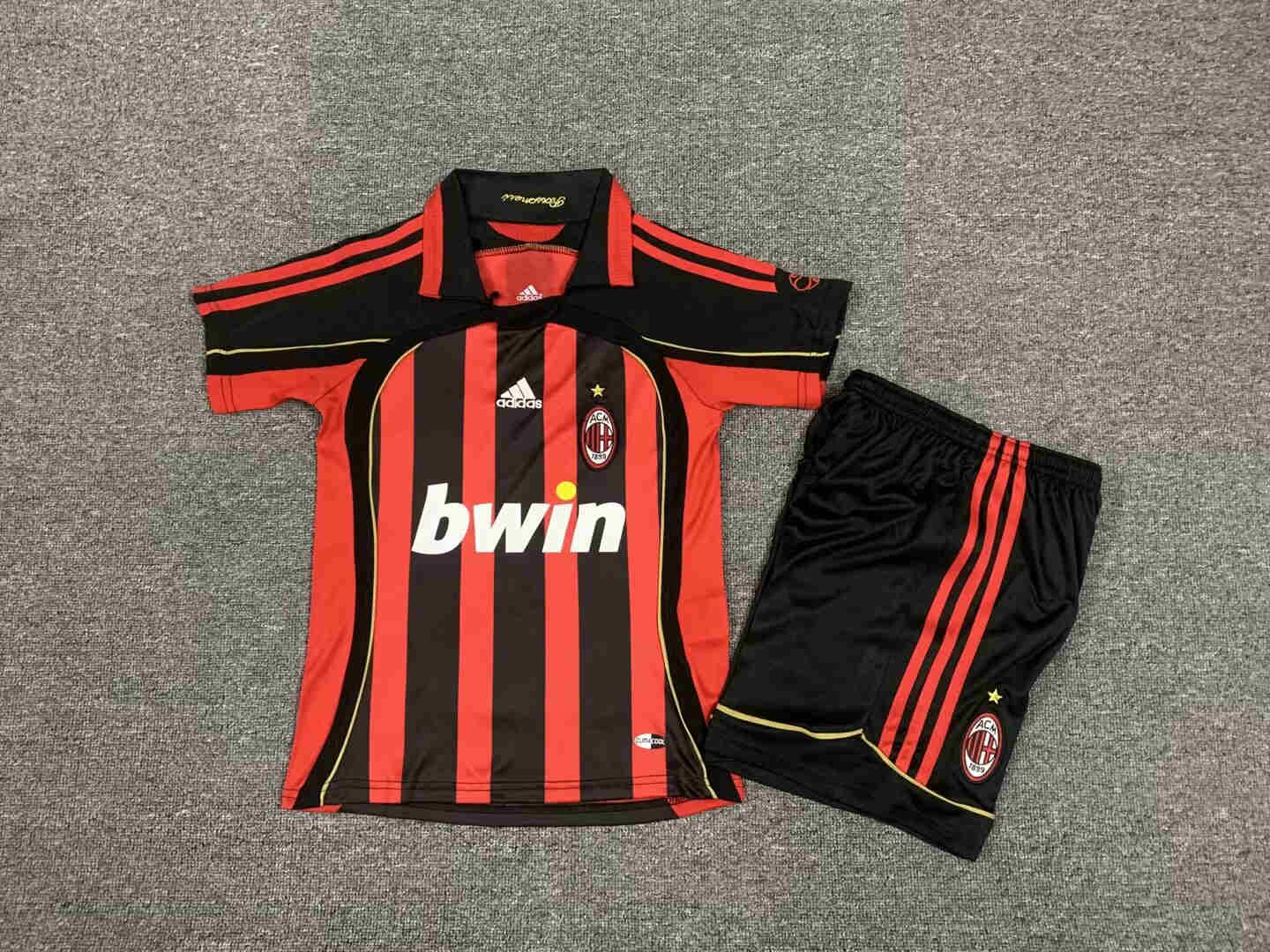 2006 AC MILAN   kids kit