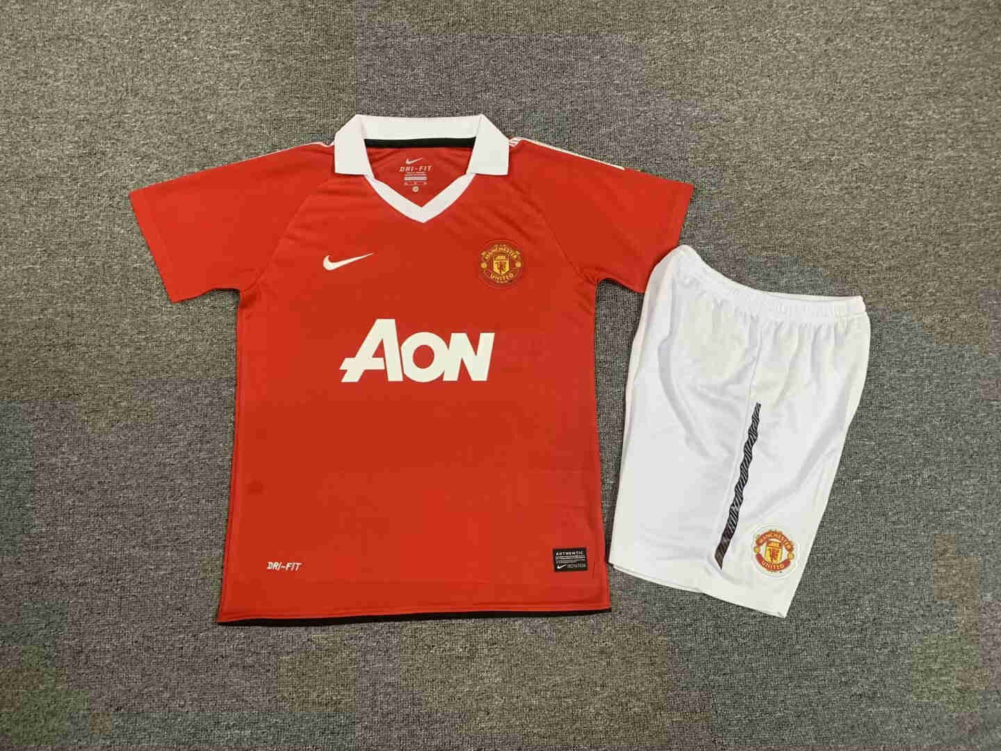 2010-2011 MANCHESTER UNITED   KIDS kit 
