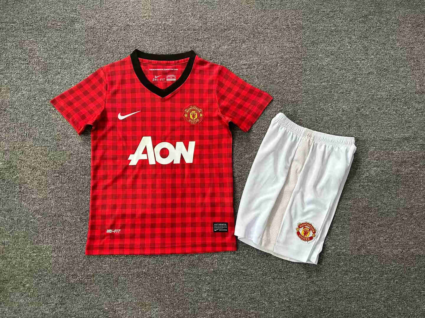 2012-2013 MANCHESTER UNITED   KIDS kit 