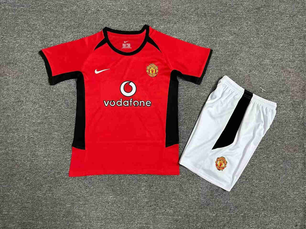 2002-2004 MANCHESTER UNITED   KIDS kit 