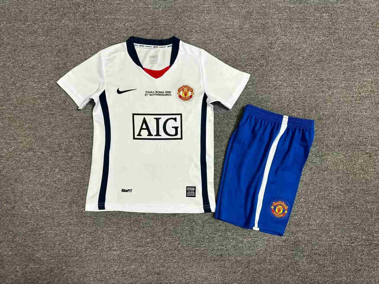 2008-2009 MANCHESTER UNITED   KIDS kit 
