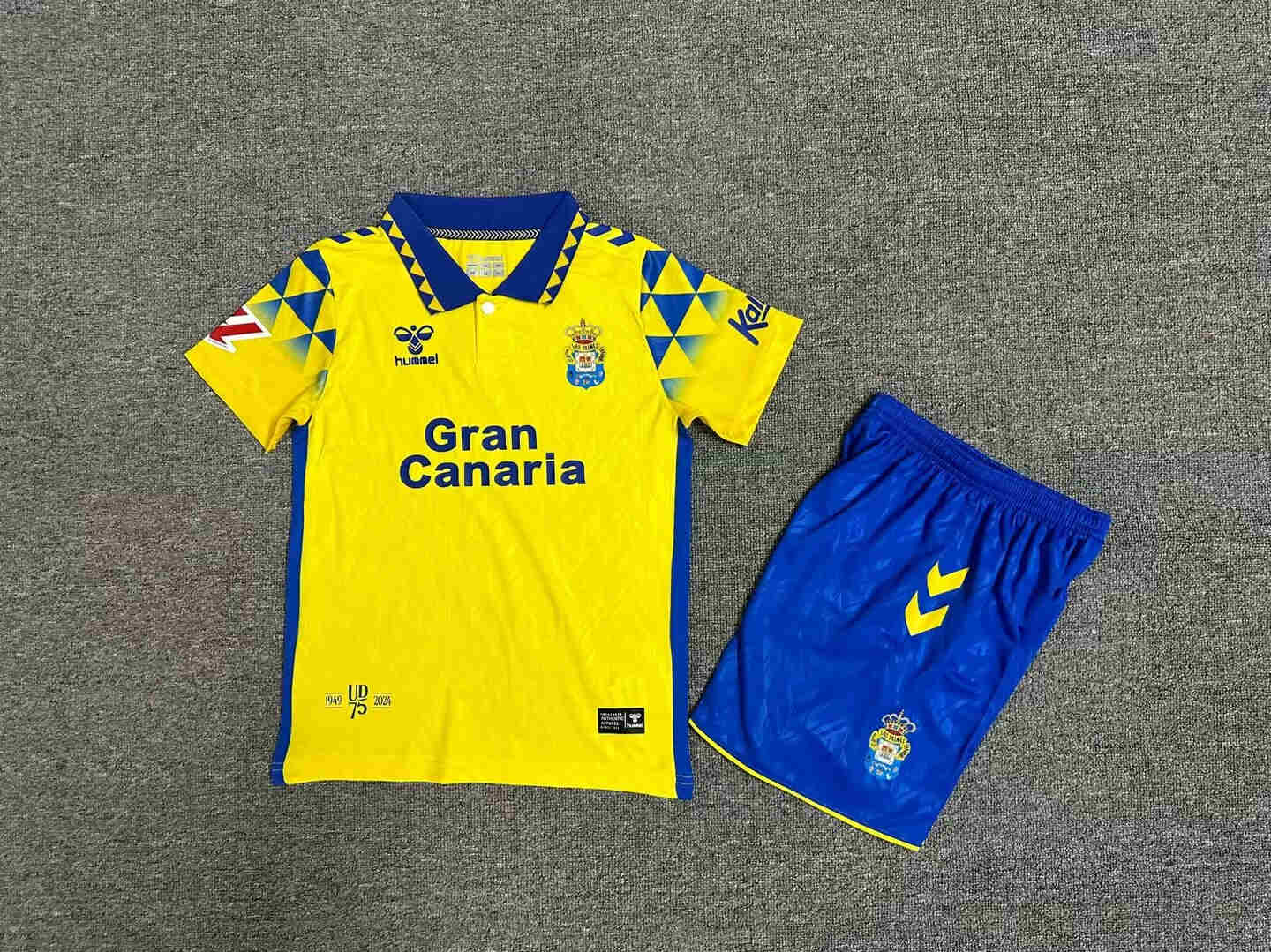 2024/2025 Las Palmas home  KIDS kit 