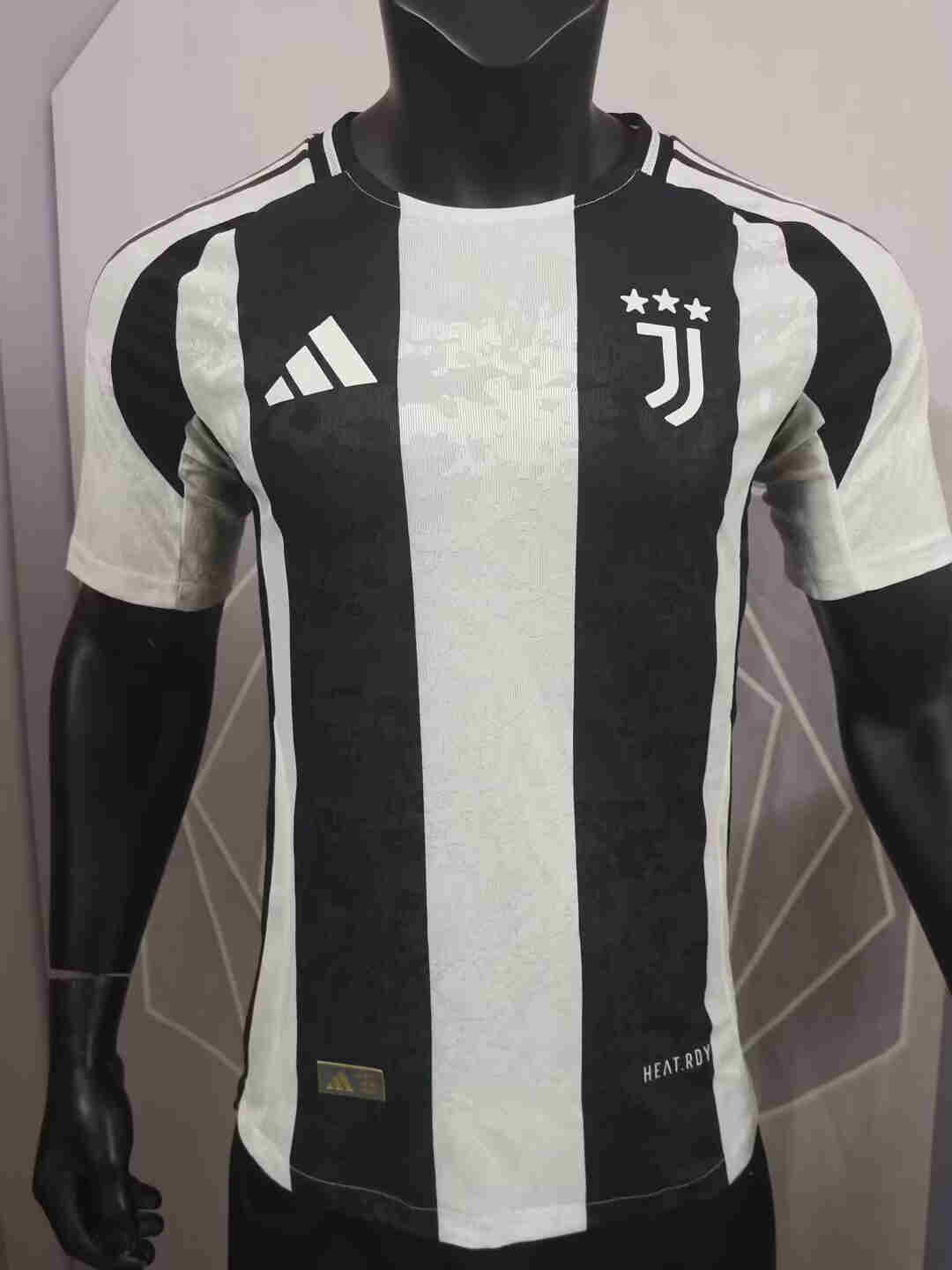 2024/2025 Juventus home player 