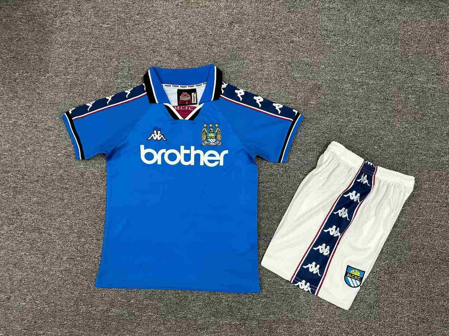 1997-1998  Manchester city home  kids kit 