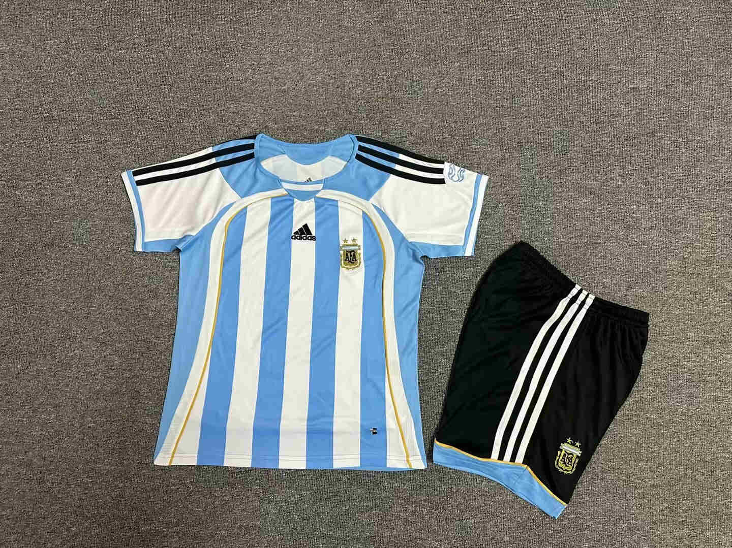 2006 Argentina home  kids kit
