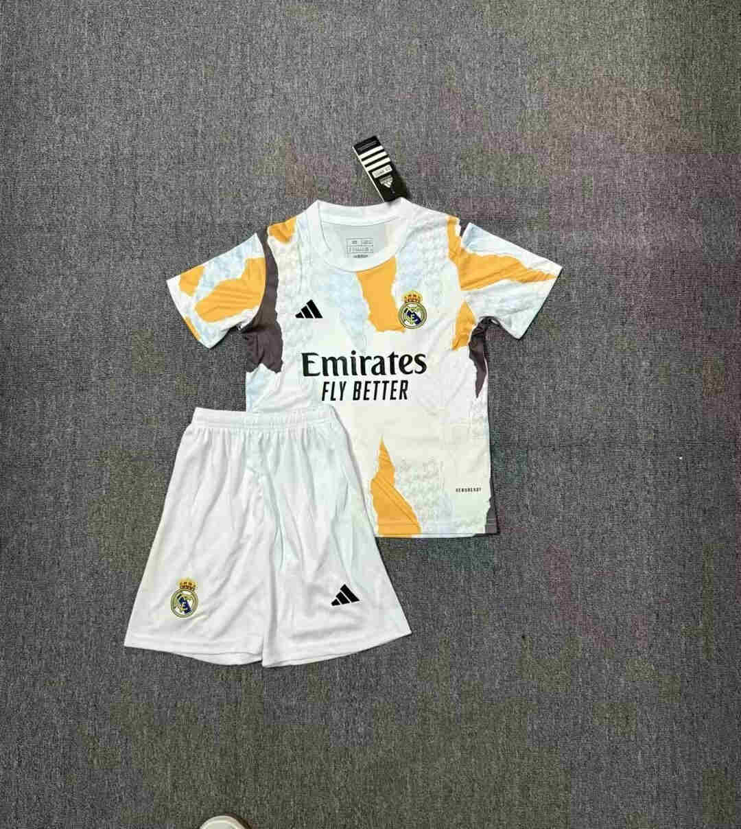 2024-20254  Real Madrid Training clothes kids kit