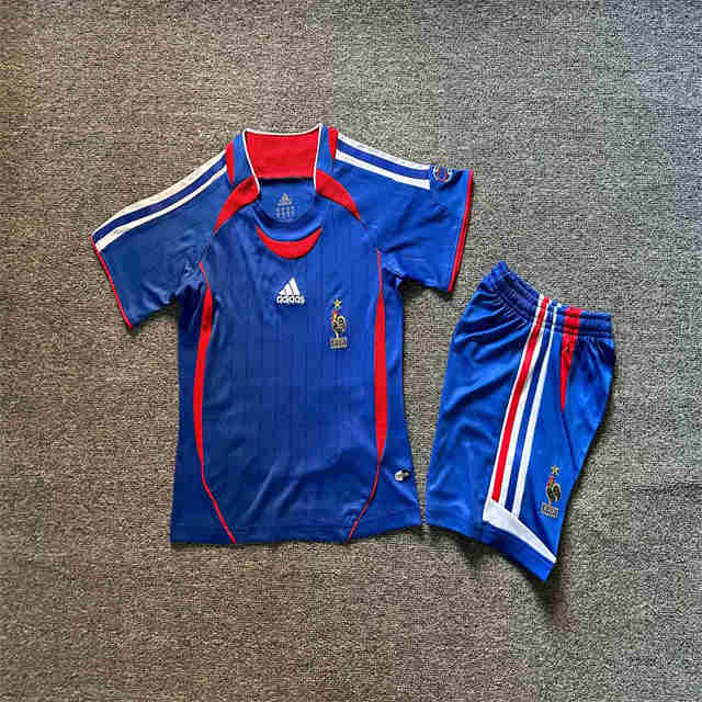 2006  France home kids kit 