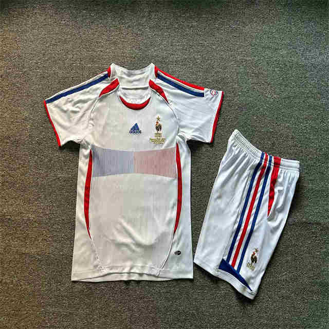 2006  France away  kids kit 