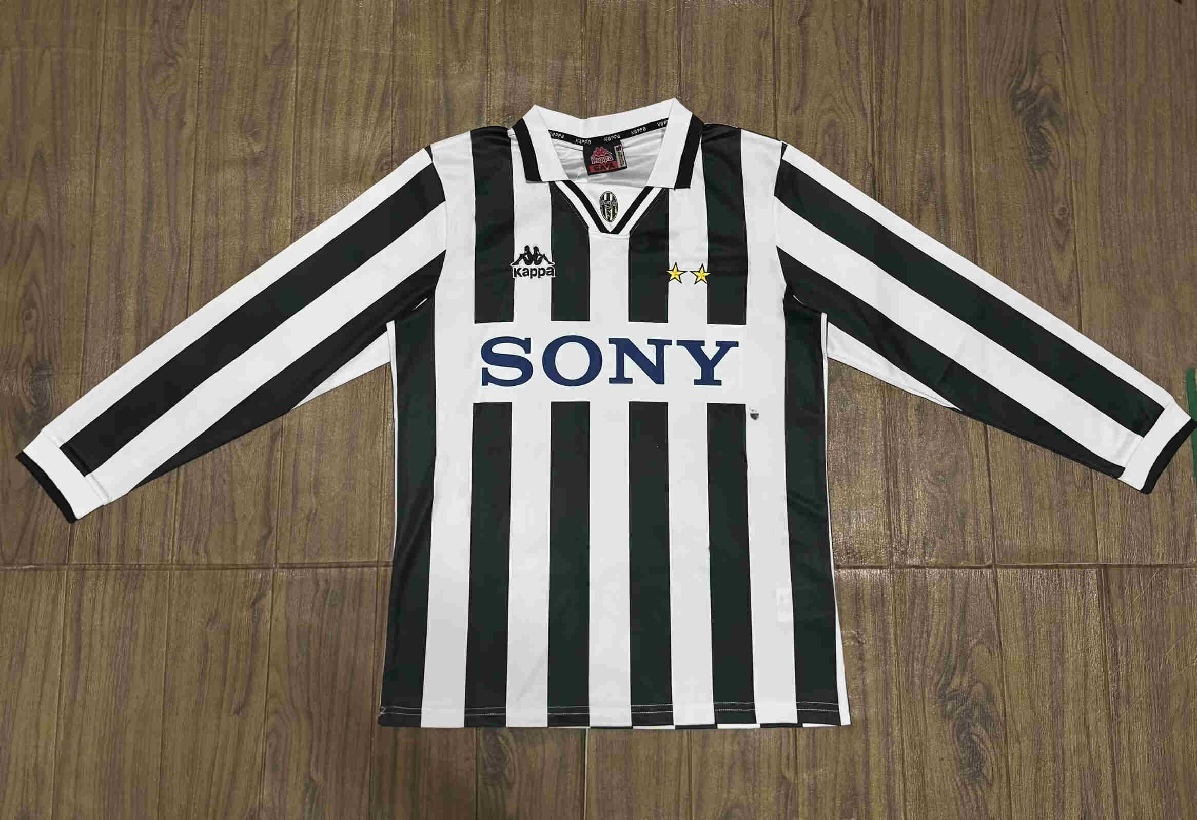 1995-1996 Juventus home   Retro Long sleeves
