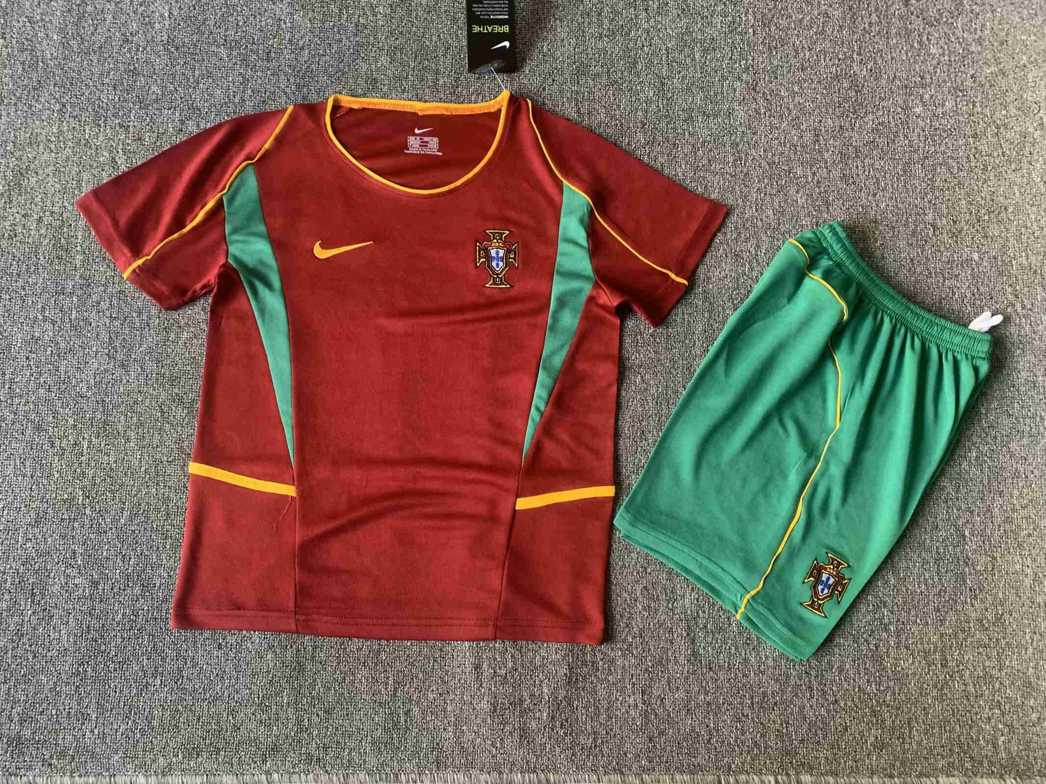 2002  Portugal home  kids kit 