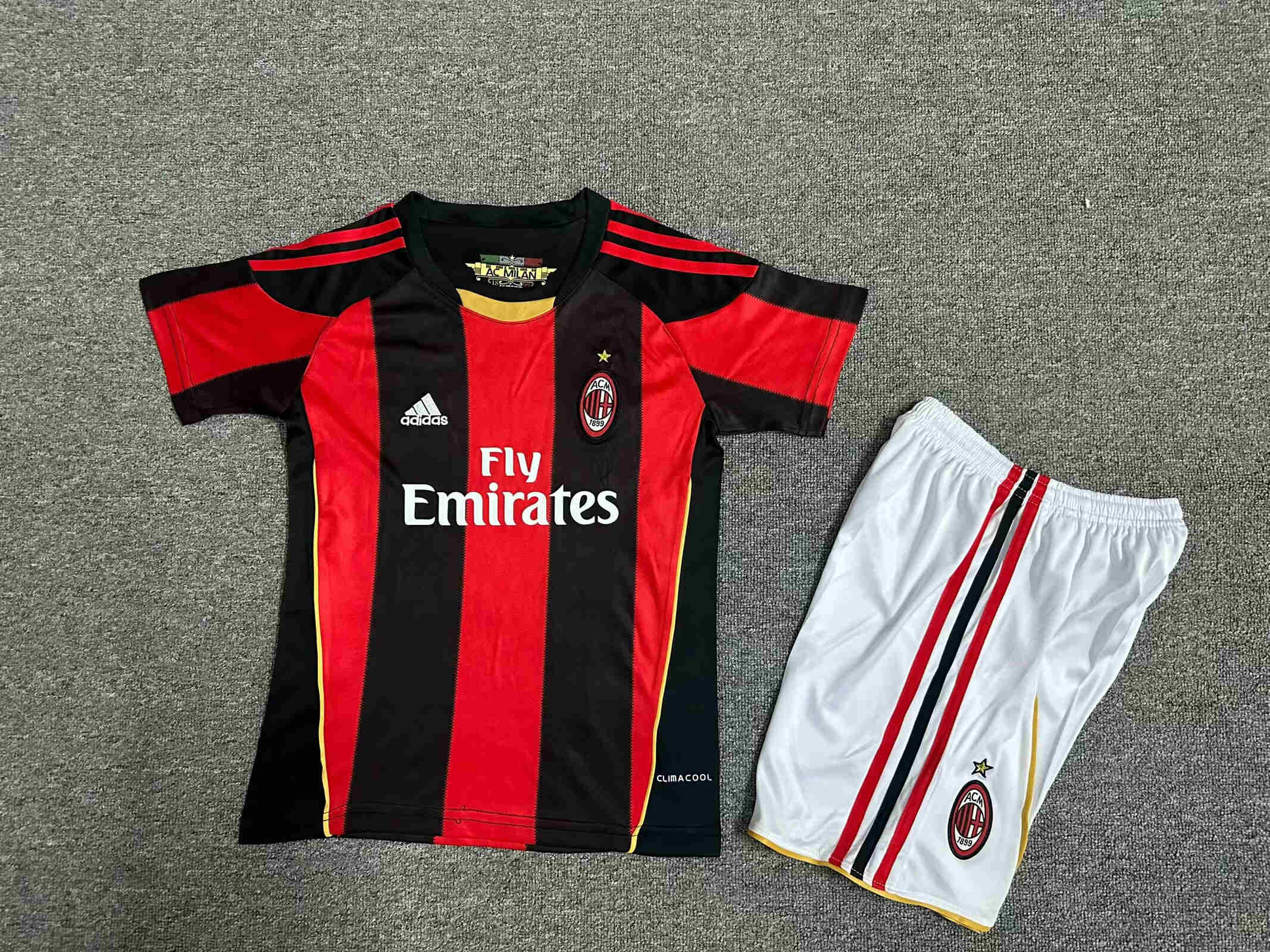 2008-2009 AC MILAN   kids kit