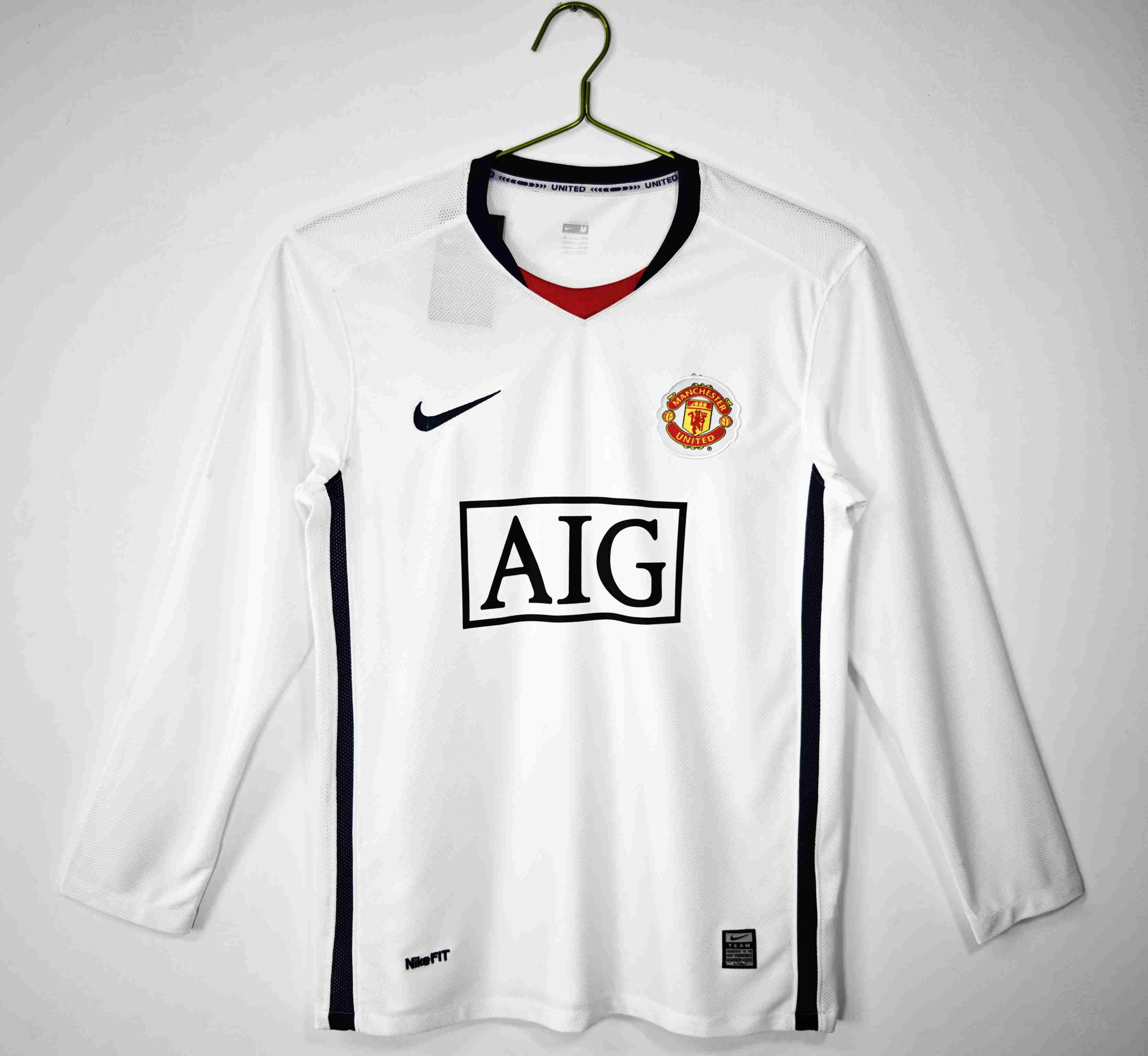2008-2009 Manchester United  Long sleeves   Retro.