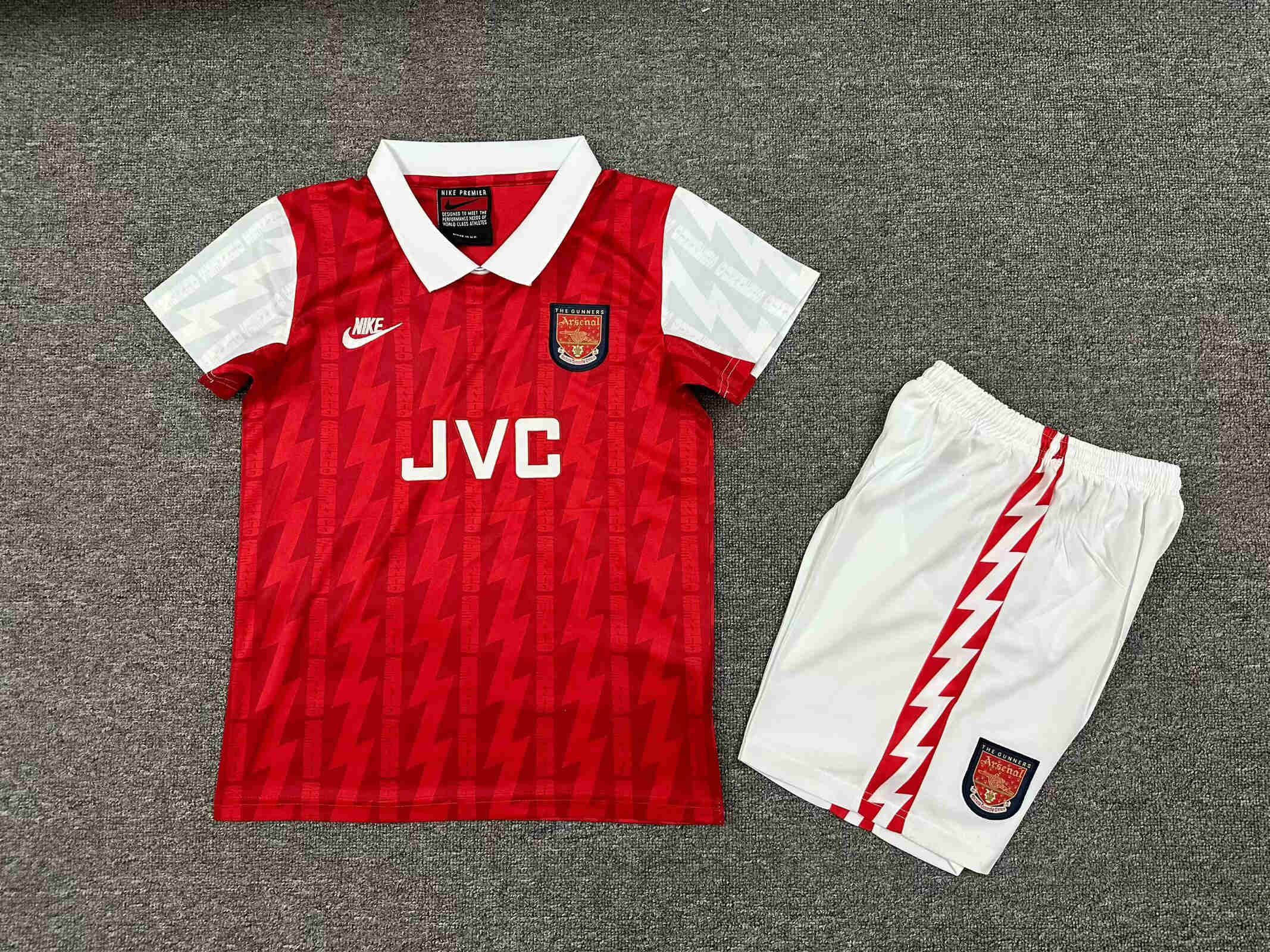 1994-1996  Arsenal kids kit