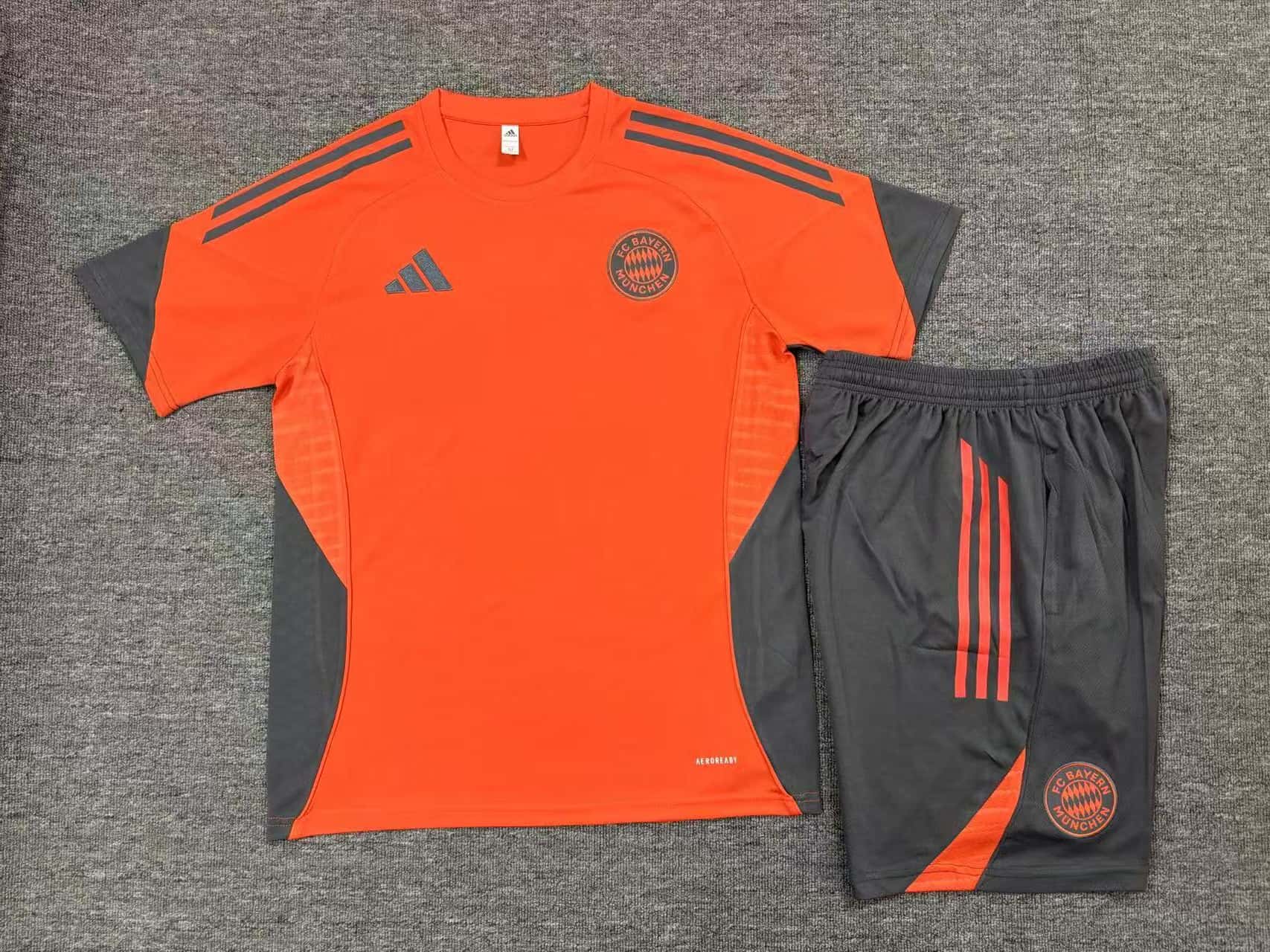 2025-2026 BAYERN Training clothes   adult  kit  With pockets