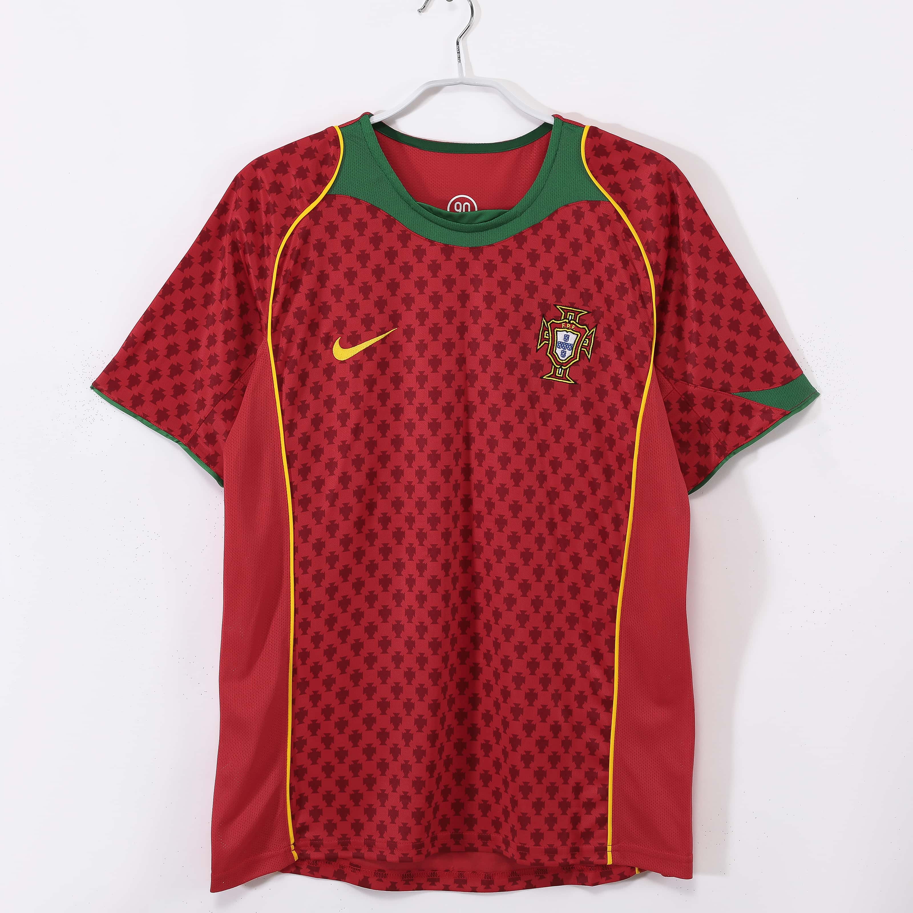 2004 Portugal home Retro 