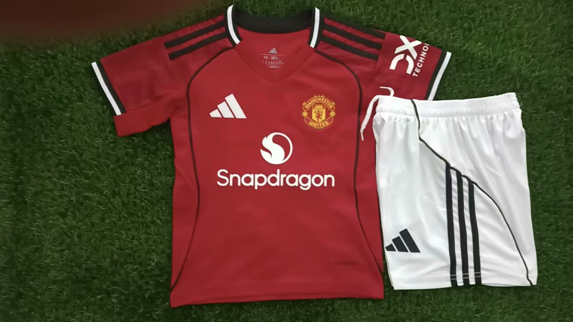 2025-2026  MANCHESTER UNITED  home KIDS kit 